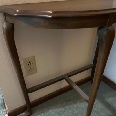 B38- side table