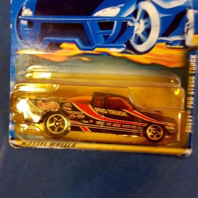 LOT 135 12 VINTAGE HOT WHEELS