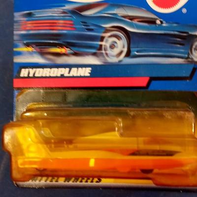 LOT 135 12 VINTAGE HOT WHEELS