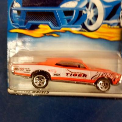 LOT 135 12 VINTAGE HOT WHEELS