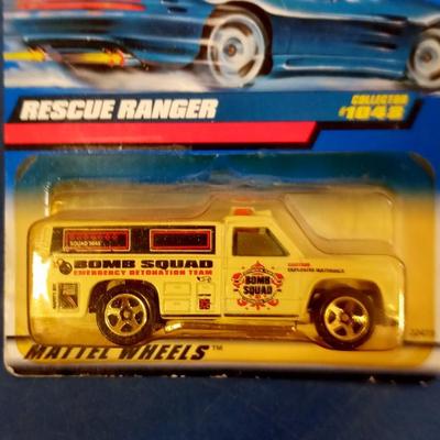 LOT 135 12 VINTAGE HOT WHEELS