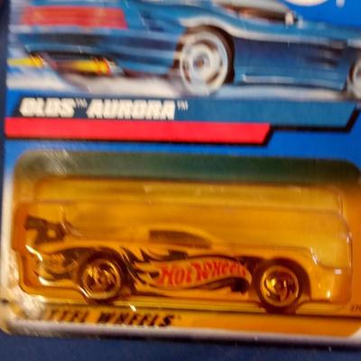LOT 135 12 VINTAGE HOT WHEELS