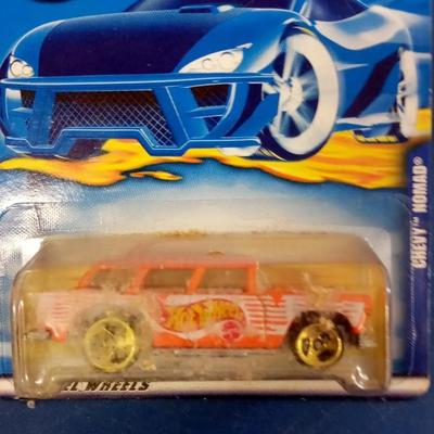 LOT 135 12 VINTAGE HOT WHEELS