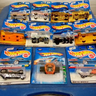 LOT 135 12 VINTAGE HOT WHEELS