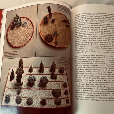 The Time Life Encyclopedia of Gardening (O-MG)
