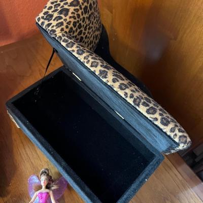 H4- Harlequin, jewelry chest, etc