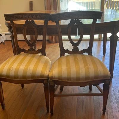 Robust Wood Kitchen Dinning Table with Leap Extension/Sits 8