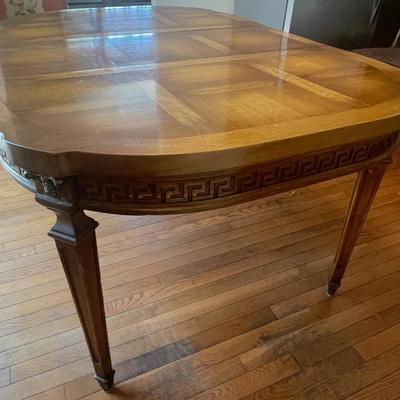 Robust Wood Kitchen Dinning Table with Leap Extension/Sits 8