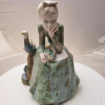 Antique Vintage Valencia Lladro Spain Woman Lady Sitting w/ Bird Swan Ceramic 6 3/4T