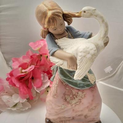 Lladro Figurine 2095 "Duck Pulling Pigtail" goose pulling hair GRES Finish