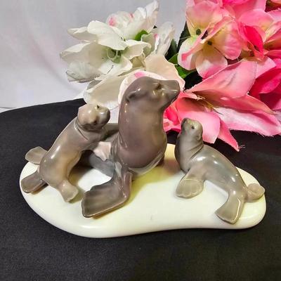 Lladro Mini Seal Family Porcelain Figurine