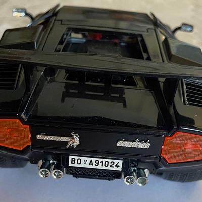 1989 Lamborghini Countach Production Car, Bburago, Italy, 1/18 Scale, Mint Condition