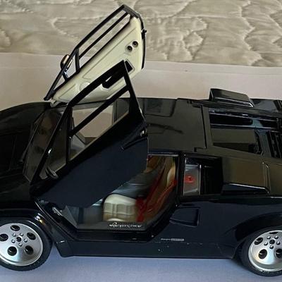 1989 Lamborghini Countach Production Car, Bburago, Italy, 1/18 Scale, Mint Condition