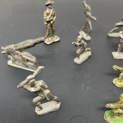 Collection Vintage Lead Assorted WW1/WW2/ Native Indian Toy Soldiers