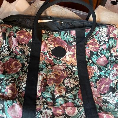 DR3- Two bags & various linens