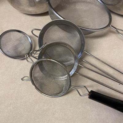 K11- Stainless bowls & sifters