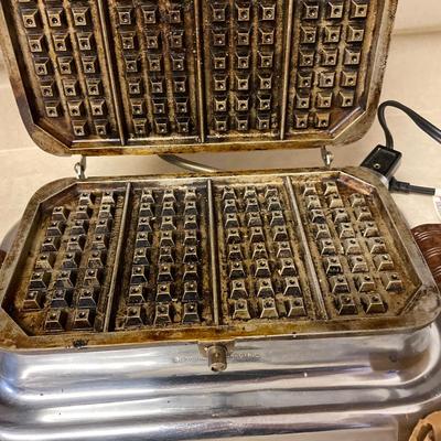 K21- vintage waffle maker & butter molds