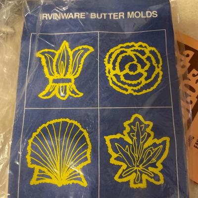 K21- vintage waffle maker & butter molds