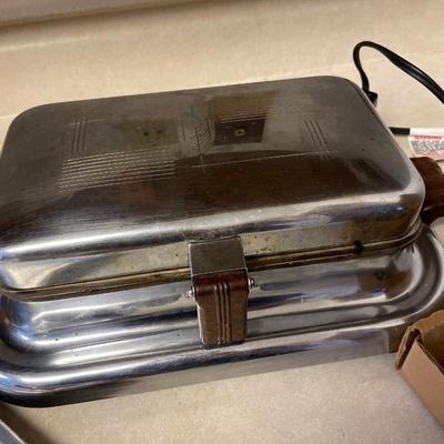 K21- vintage waffle maker & butter molds