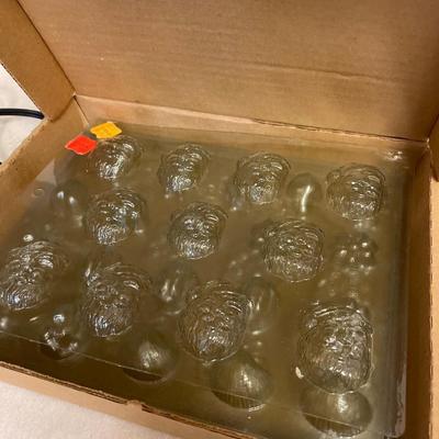 K21- vintage waffle maker & butter molds