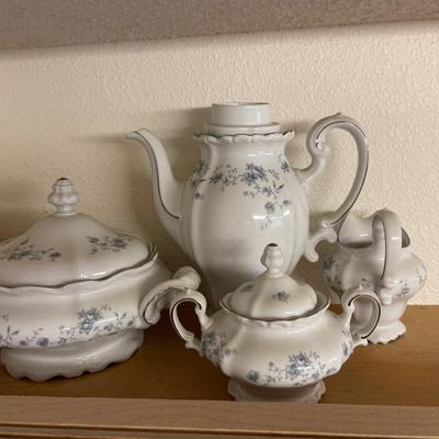 K25- Haviland china pieces