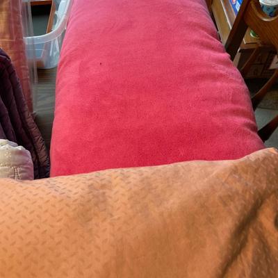 LC1- Twin blankets, afghan, body pillow & 2 other pillows