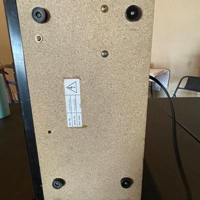 SOUNDESIGN 5863 AM/FM STEREO W/RCA RS2654 SPEAKERS