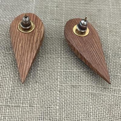 Wooden teardrop earrings