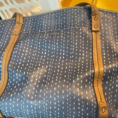 DR4- Laundry basket, organizers, Relic purse