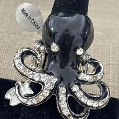 Adjustable octopus costume ring