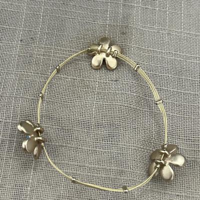 String bracelet with flowers