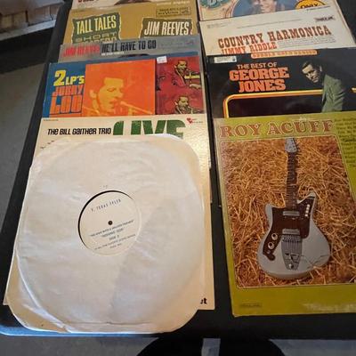 MOSTLY COUNTRY MUSIC ON VINYL RECORDS