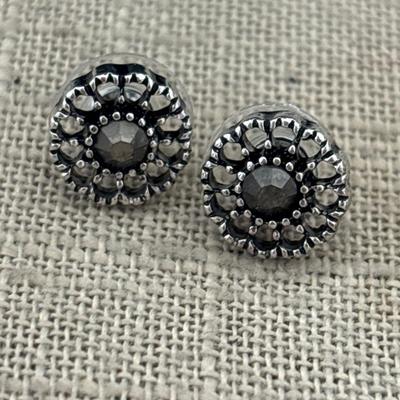 Silver tone fashion earrings stud