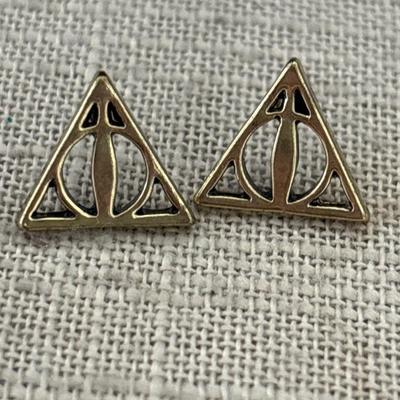 Gold tone triangle Harry Potter earrings