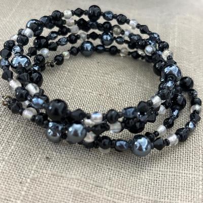 Black and blue beaded wire adjustable bracelet