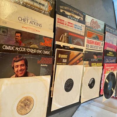 WIDE VARIETY OF MUSIC ON VINYL RECORDS