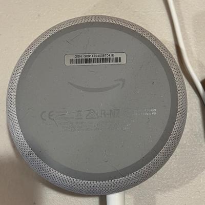 Amazon Alexa (white)