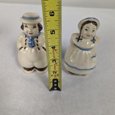 Shawnee Dutch Jack & Jill Salt & Pepper Shaker