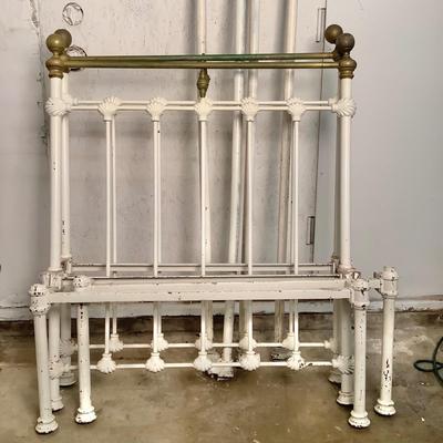 1054 Pair of Antique Vintage Wrought Iron Brass Twin Beds
