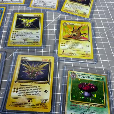 Pokémon Base Set Holographic and Promo Cards, In Sleeves - NICE!