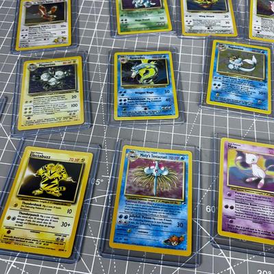 Pokémon Base Set Holographic and Promo Cards, In Sleeves - NICE!