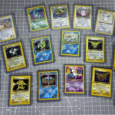 Pokémon Base Set Holographic and Promo Cards, In Sleeves - NICE!