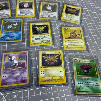 Pokémon Base Set Holographic and Promo Cards, In Sleeves - NICE!