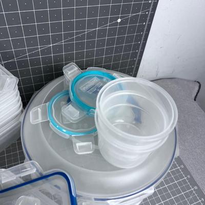 SNAP WARE Container Sets and Parts. 