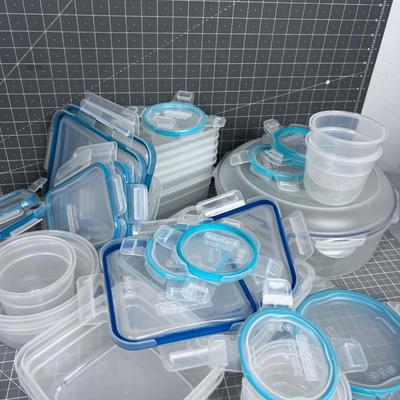 SNAP WARE Container Sets and Parts. 