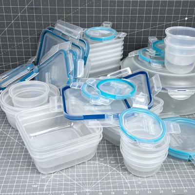 SNAP WARE Container Sets and Parts. 