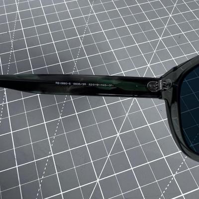 RAY-BANS with Case Polarized