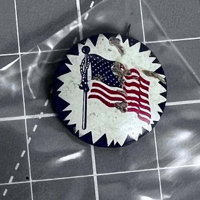 VINTAGE American Flag Pin the Original!