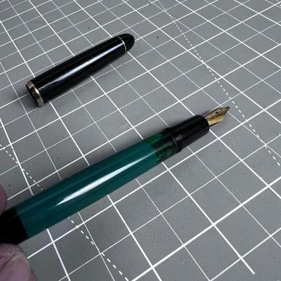 Green PELIKAN 120 Green Barrel 