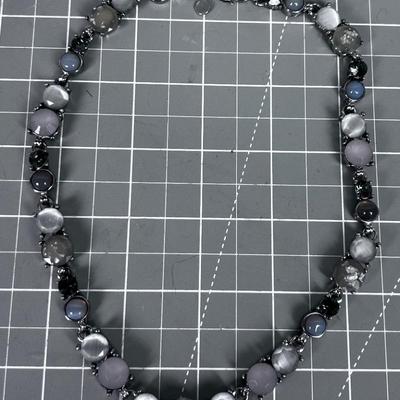 Marked LOFT Pretty Necklace Gray